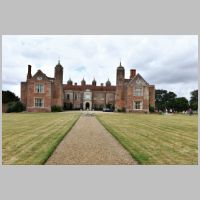 Melford Hall in Long Melford, Suffolk, photo by Michael Garlick on Wikipedia.jpg